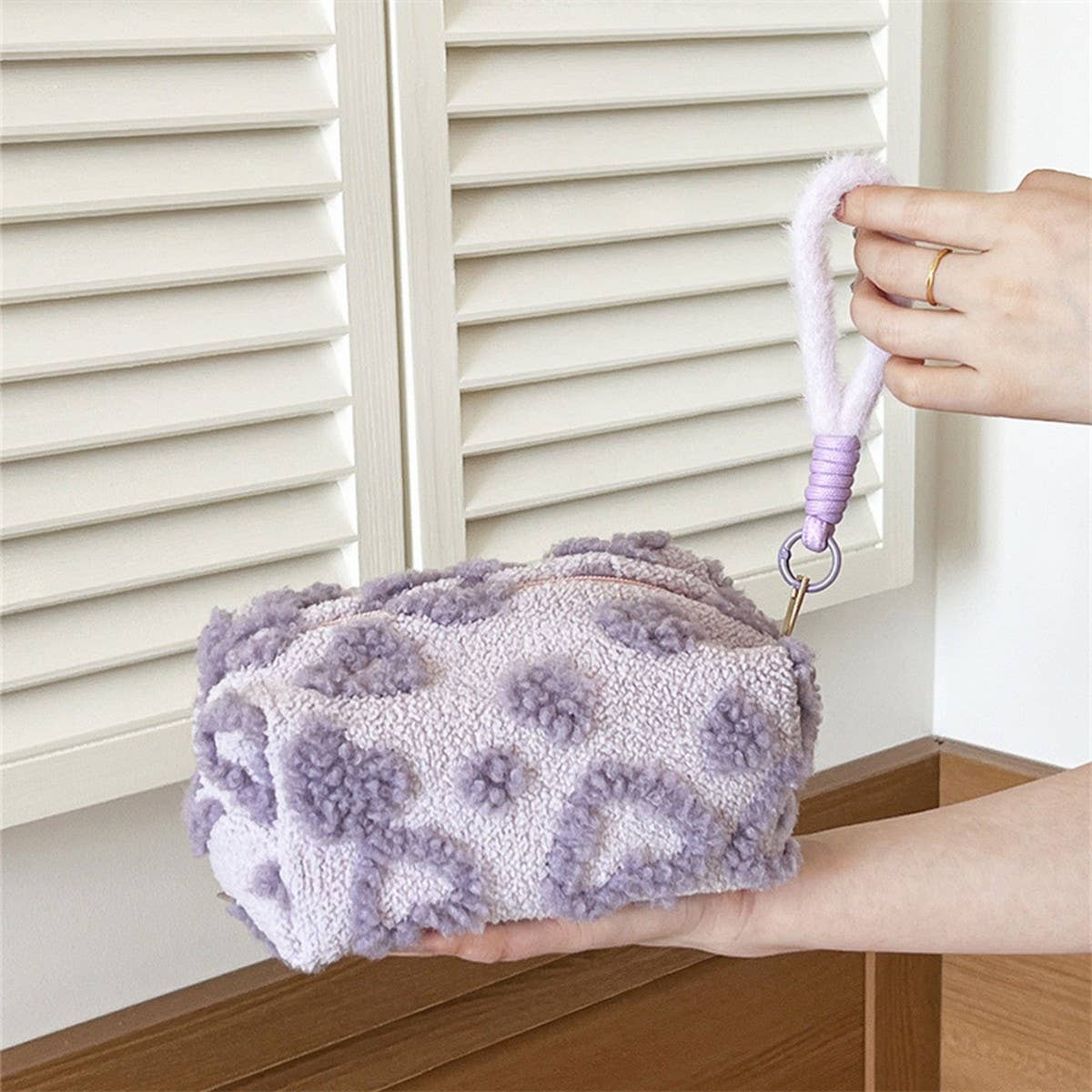 Plush Large Makeup Bag Cute Travel Storage Pouch_CUAB00641