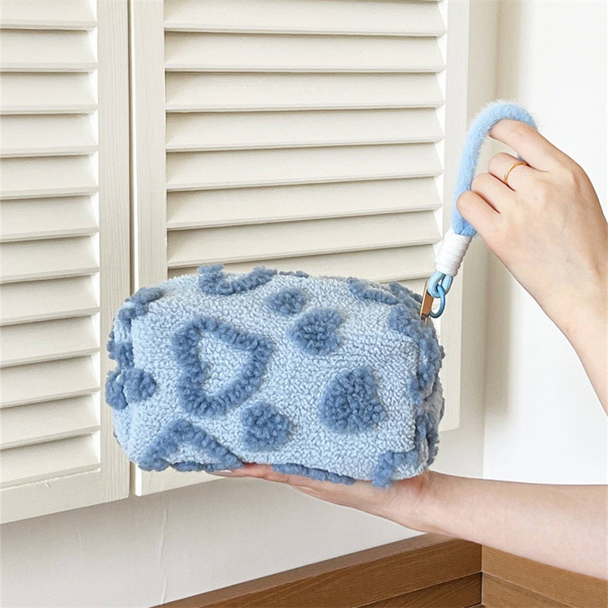 Plush Large Makeup Bag Cute Travel Storage Pouch_CUAB00641