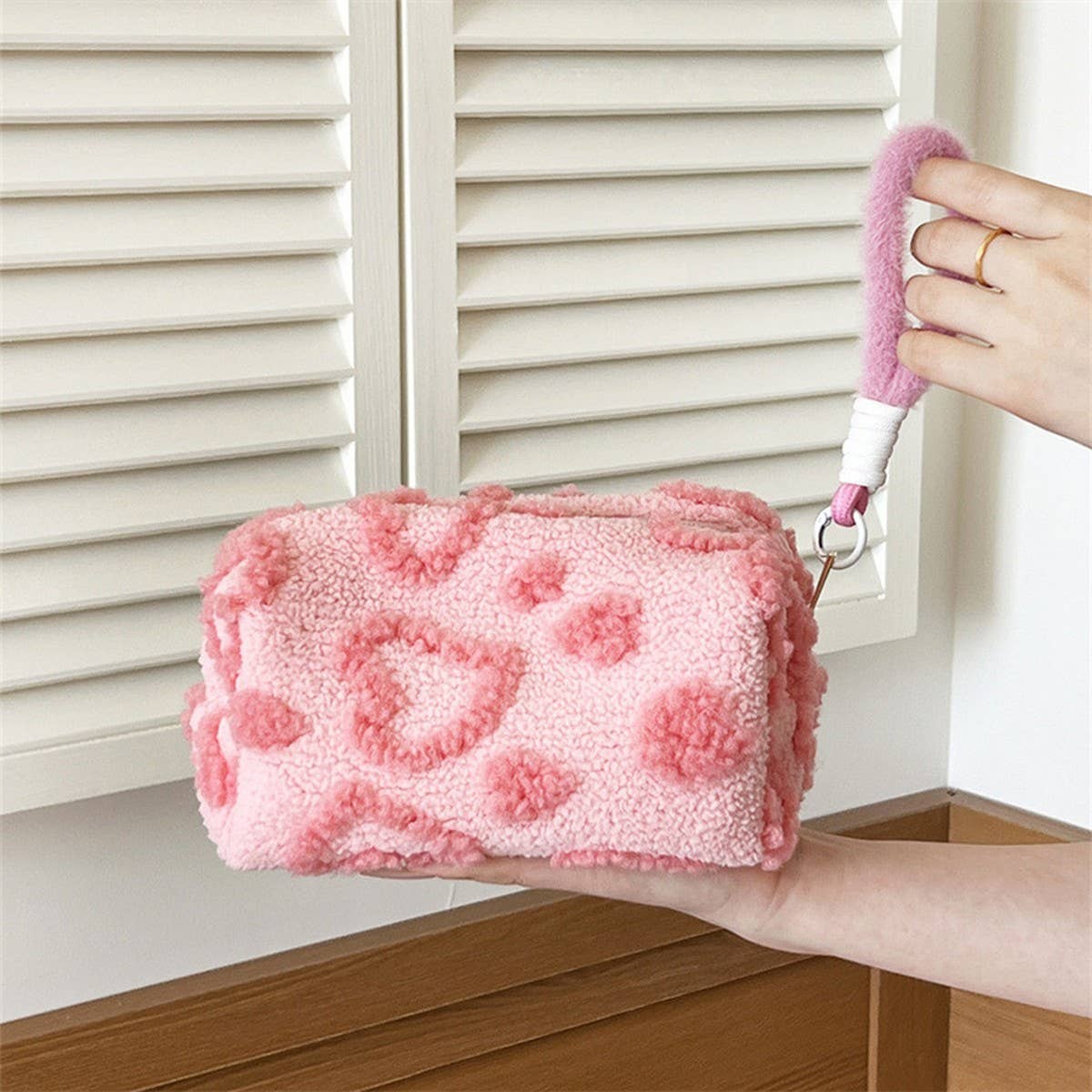 Plush Large Makeup Bag Cute Travel Storage Pouch_CUAB00641