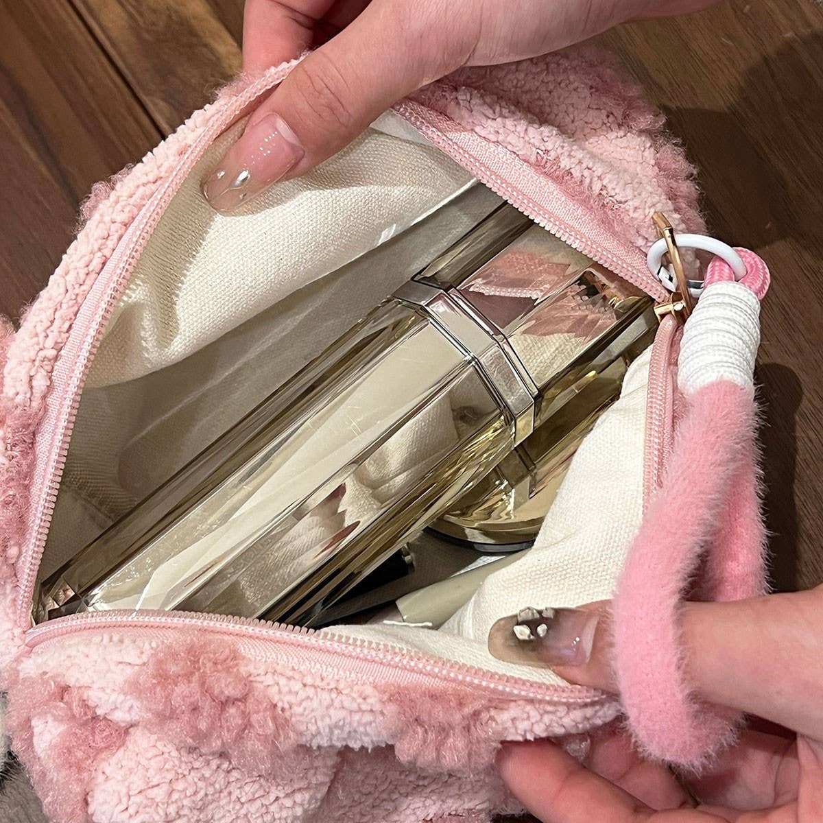 Plush Large Makeup Bag Cute Travel Storage Pouch_CUAB00641